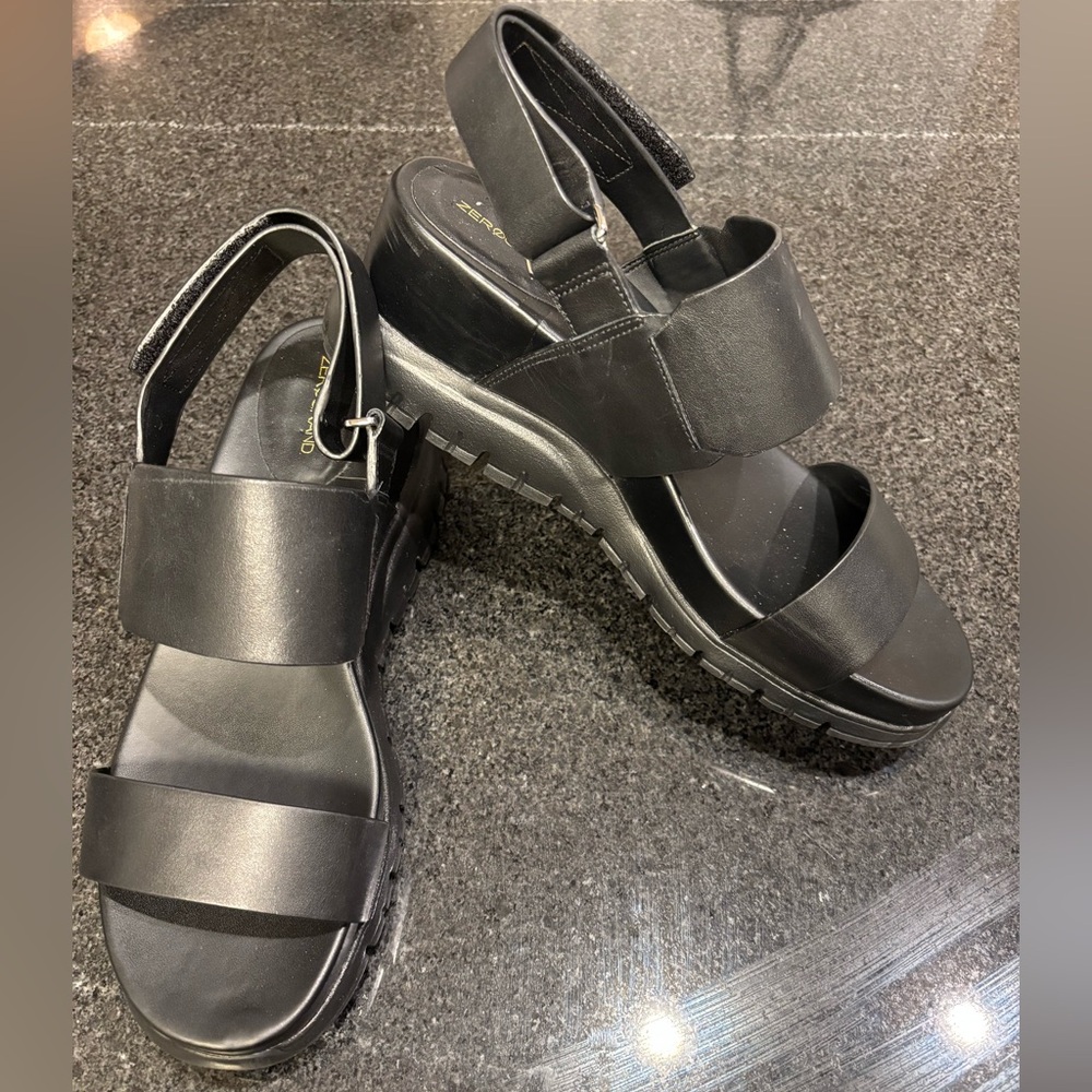 Stylish Black Cole Haan Sandals! So Nice! 💕 - Picture 3 of 5
